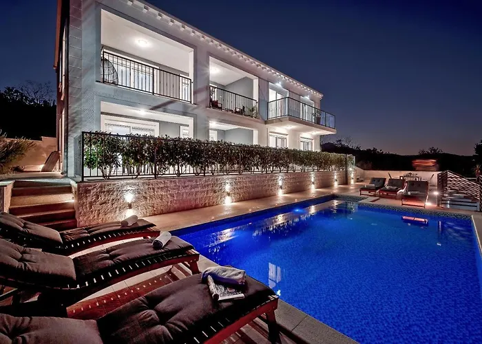 Luxury Authentic Experience At Villa Marta