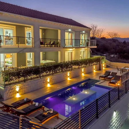 Luxury Authentic Experience At Villa Marta Lumbarda Exterior photo