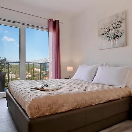 Luxury Authentic Experience At Villa Marta Lumbarda Exterior photo