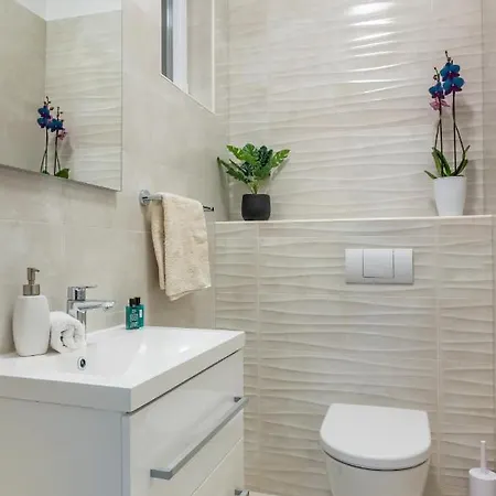 Luxury Authentic Experience At Villa Marta Lumbarda Exterior photo