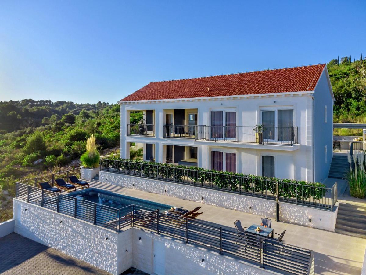 Luxury Authentic Experience At Marta * Lumbarda