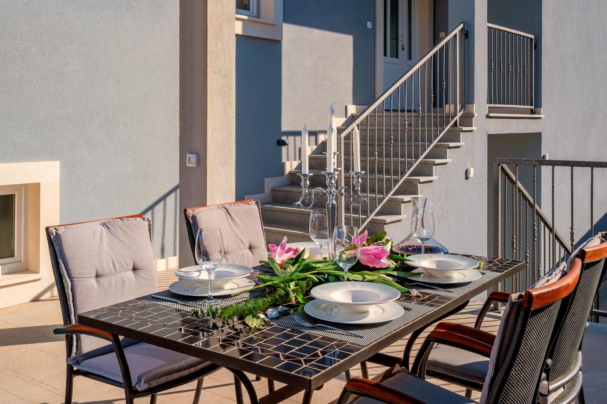 Luxury Authentic Experience At Marta Lumbarda